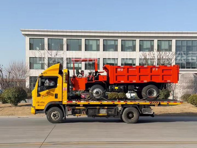 1臺(tái)8噸地下自卸車(chē)UQ-8發(fā)往陜西