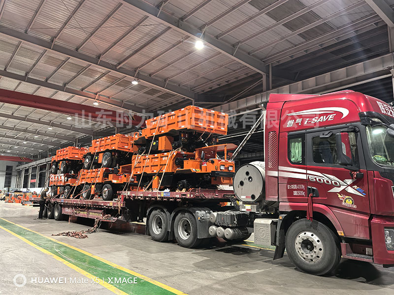 6臺8噸井下礦渣運(yùn)輸車發(fā)往陜西